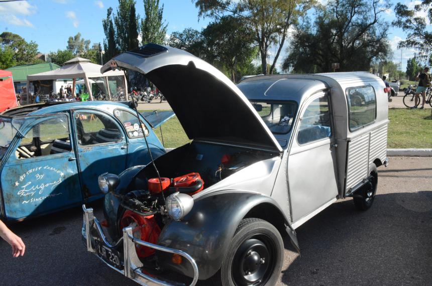 Atractiva muestra de autos claacutesicos en la Laguna