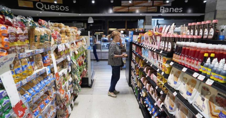 Advierten por aumentos superiores al 100-en-porciento- en precios de alimentos