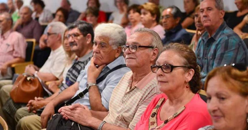Jubilaciones- el Gobierno quiere eliminar la foacutermula de movilidad y dar aumentos por decreto