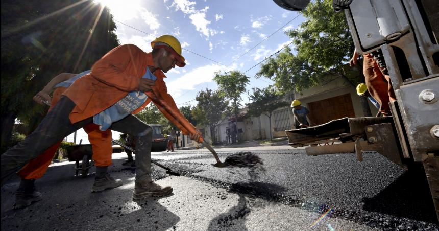 La obra de asfalto de la calle Gobernador Duval a punto de terminar