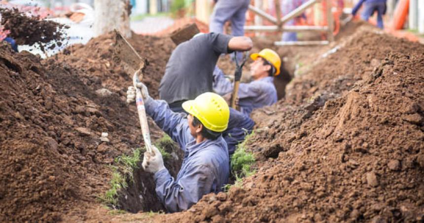 Por la motosierra de Milei estaacute en riesgo 37 mil millones para La Pampa