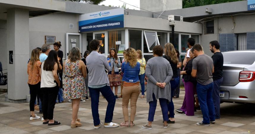 Rechazan recorte salarial en Desarrollo Social