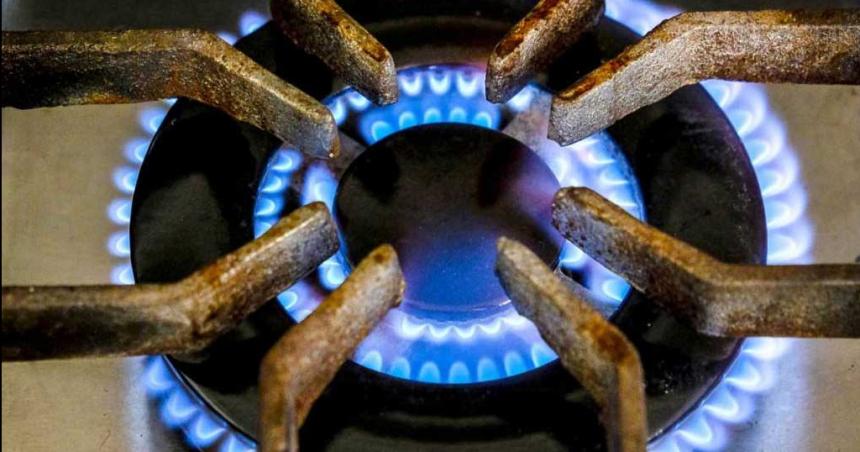 Caputo puso en marcha calendario para la suba de tarifas- primero el gas
