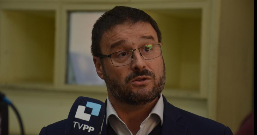 Maccione y Loacutepez al Centro Ciacutevico de Pico y Viola a Canal 3