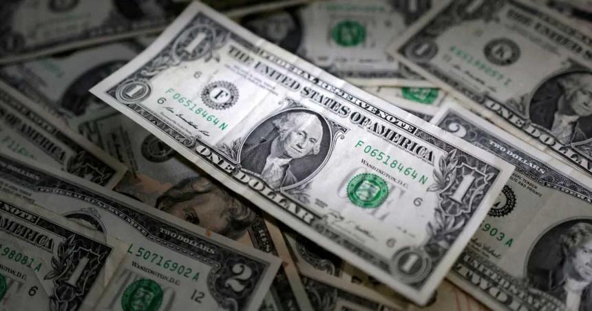 Segunda suba consecutiva del doacutelar blue pero quedoacute debajo de los 1000