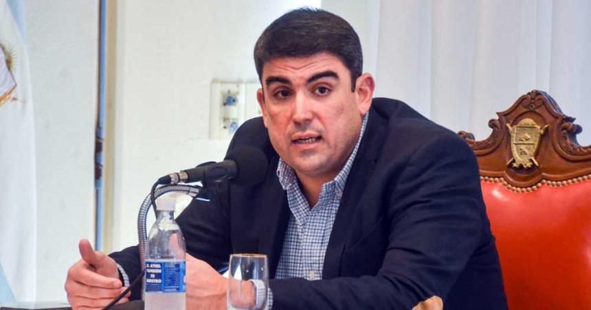 Coparticipar el impuesto al cheque y reforzar los fondos previsionales son el camino correcto