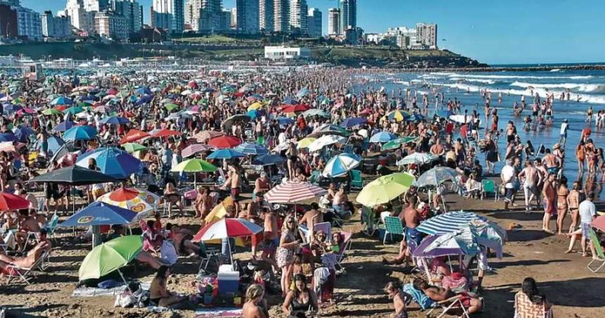 Verano 2024- playas agotadas y sin caiacuteda de reservas luego de las medidas econoacutemicas