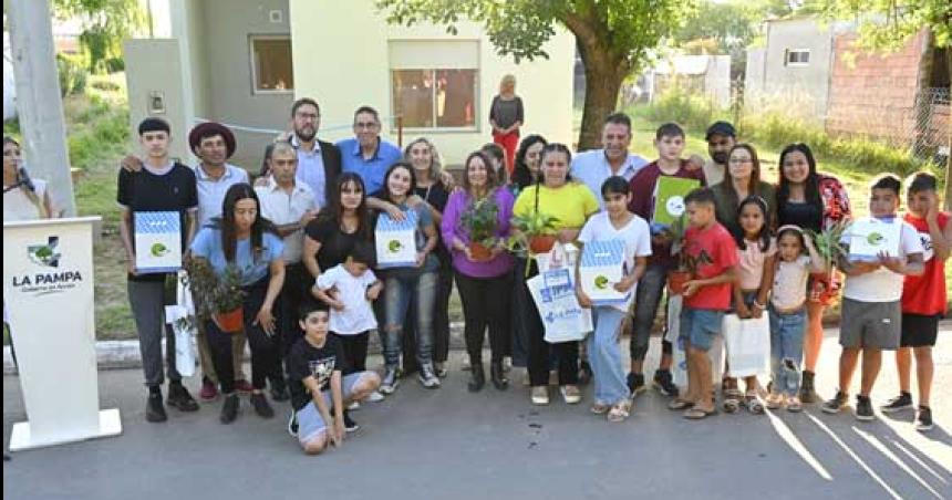 Entregaron viviendas a familias de Speluzzi del Plan Mi Casa 1