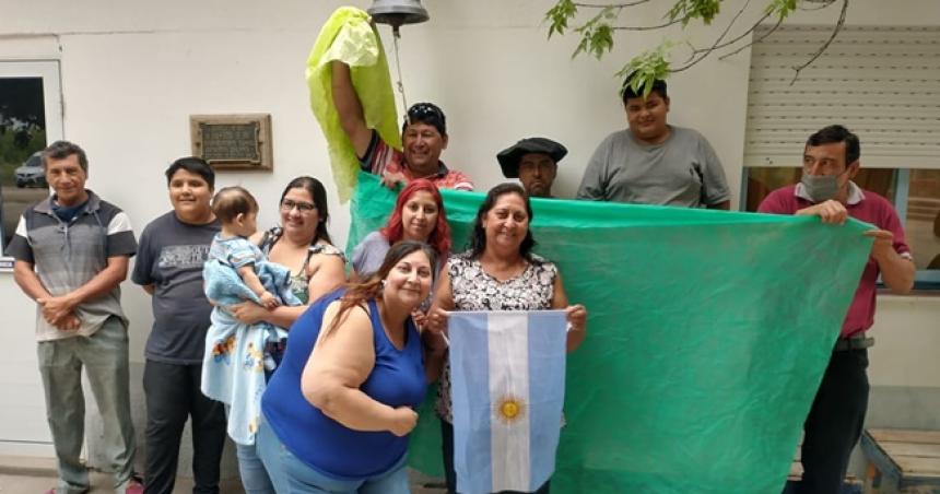Vecinos de Colonia Chica molestos con el intendente de 25 de Mayo