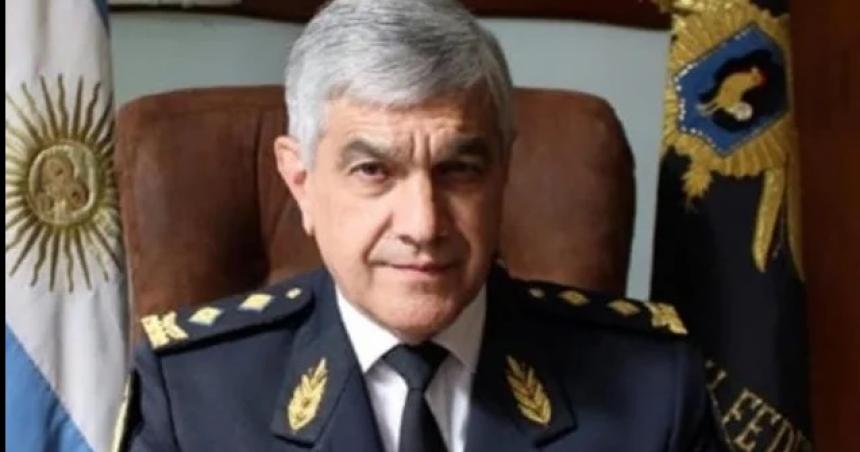 Escaacutendalo en la Policiacutea Federal- el jefe Rolle ordenoacute el retiro de los 16 comisarios generales de la cuacutepula