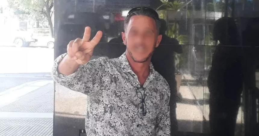Prisioacuten preventiva al militante que le tiroacute la botella a Milei el diacutea de la asuncioacuten