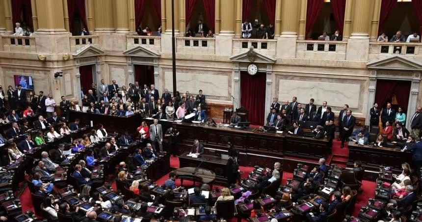 Los cuatro puntos de la Ley Oacutemnibus que un sector de la oposicioacuten no acompantildearaacute