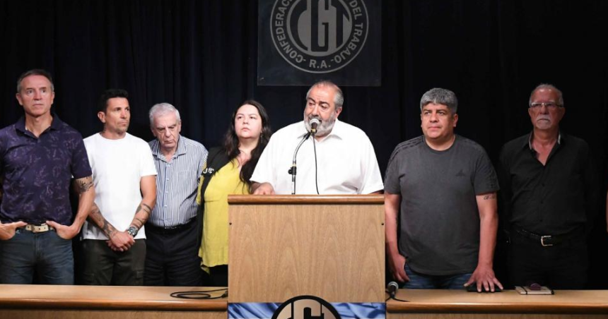 Milei busca negociar con la CGT para que levante el paro