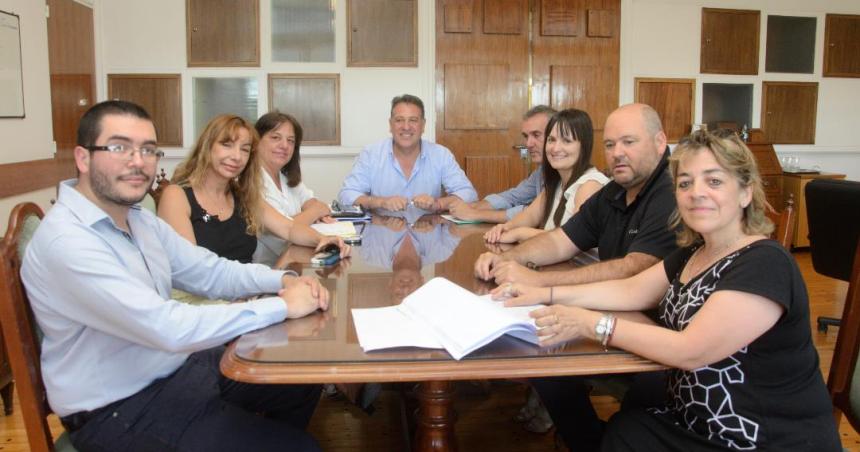 El conflicto por la tarifaria municipal llegoacute a la Provincia