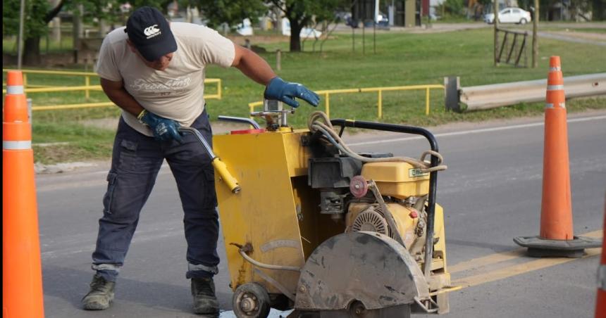 Comenzaron la reparacioacuten y el recambio de cantildeeriacutea en la Rotonda Sur 