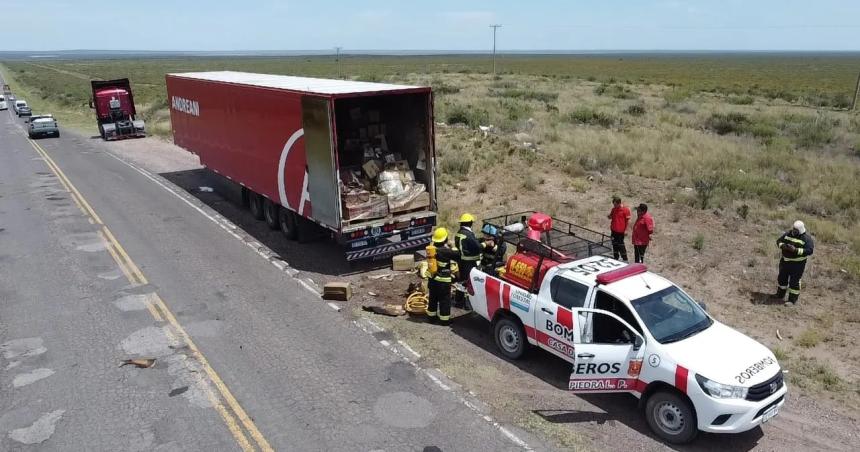 Se incendioacute la carga de un camioacuten de Andreani con encomiendas