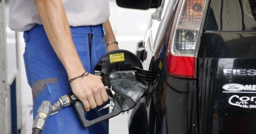 Seguacuten los datos de CECLA el consumo de combustible bajoacute maacutes del 15-en-porciento-