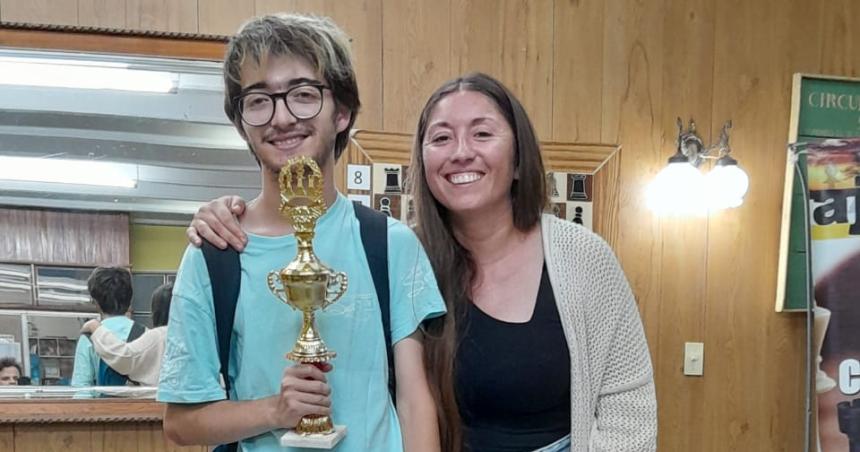 Llanos el primer campeoacuten del antildeo