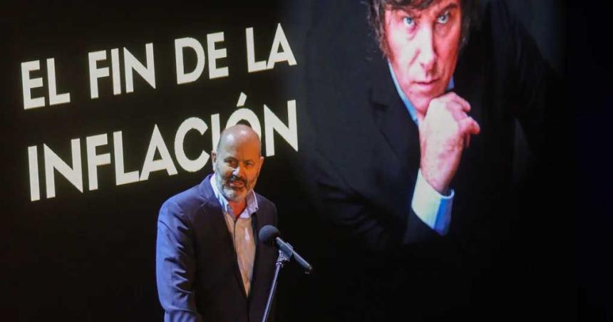 Sturzenegger asumiraacute al frente de la Unidad Transitoria para la Desregulacioacuten de la Economiacutea