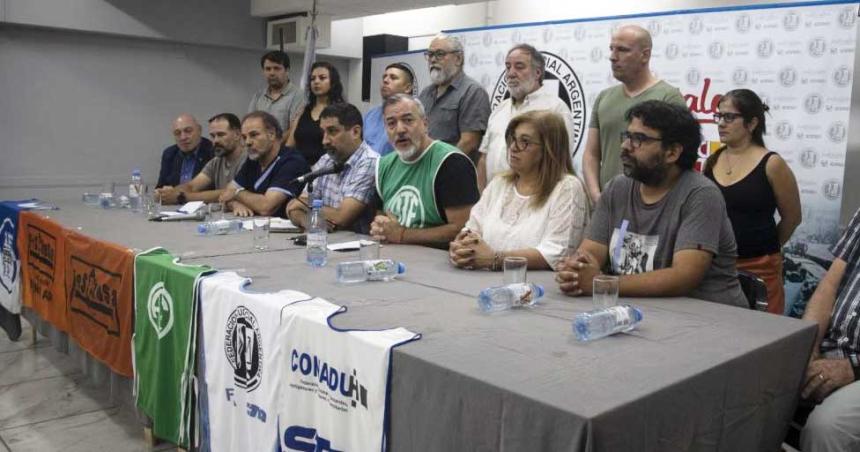 Gremios estatales anunciaron una jornada nacional de lucha en defensa del empleo puacuteblico