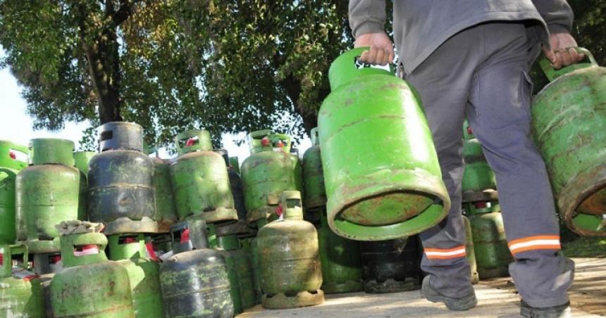 Fuerte aumento en la garrafa de gas-  hay lugares en donde supera el 100-en-porciento-