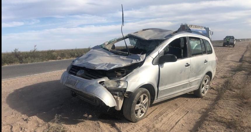 Una familia de Castex volcoacute en la Ruta Nacional 151