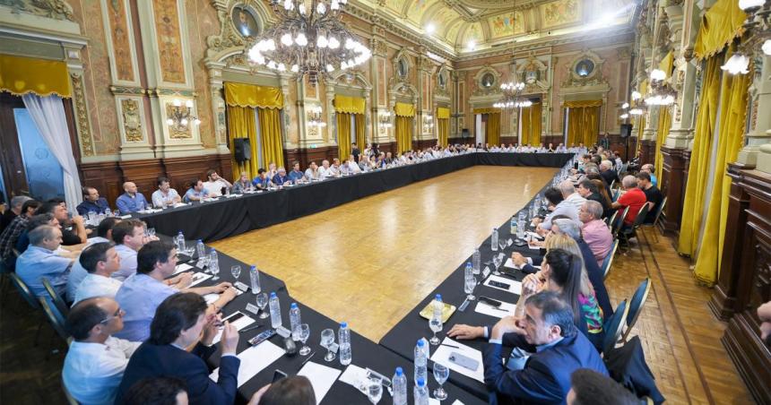 Una cumbre del peronismo analiza la situacioacuten poliacutetica y fija posicioacuten