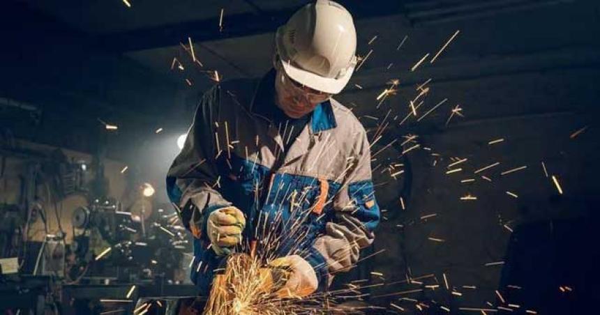 La UOM cerroacute un aumento de 255-en-porciento- para enero y ya negocia paritarias mensuales