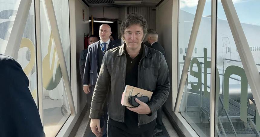 Milei llegoacute a Ezeiza tras su gira en Davos