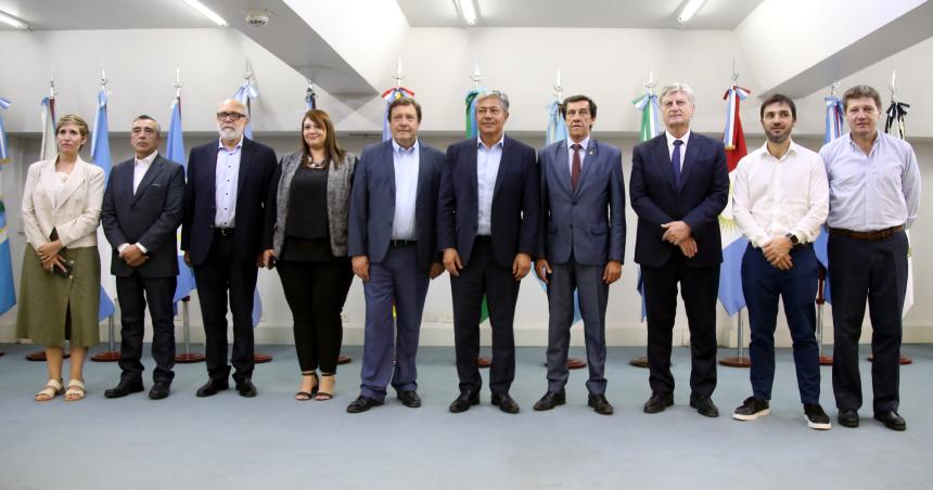 Una compleja defensa del federalismo frente a las tendencias mesiaacutenicas