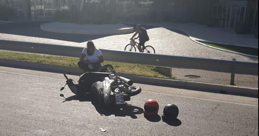 Un motociclista hospitalizado por un choque en Illia y Circunvalacioacuten
