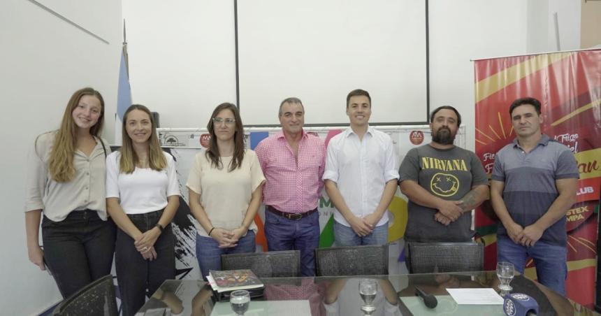 Castex y Colonia Baroacuten mueven sus encuentros festivos