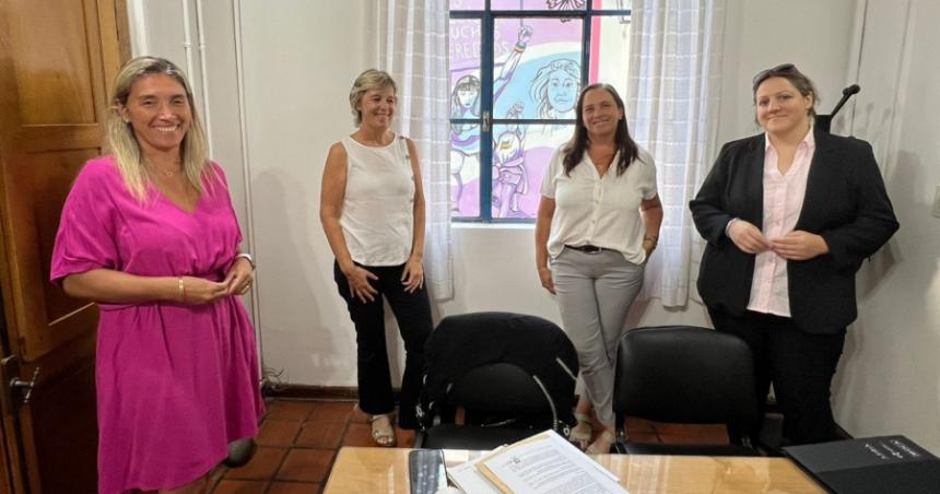 Coordinan acciones conjuntas entre Geacutenero y DAFAS