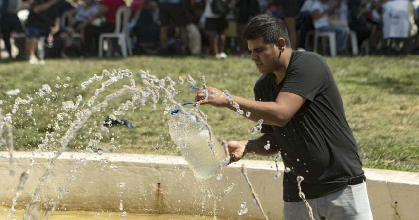 Alerta roja por calor extremo en La Pampa Riacuteo Negro Neuqueacuten Mendoza y Buenos Aires