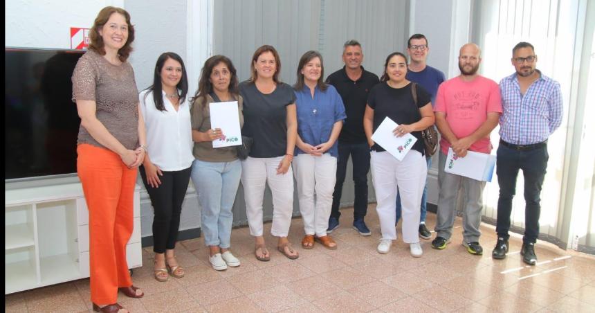 Nueva entrega de creacuteditos en Pico y recorrida por empresas beneficiadas