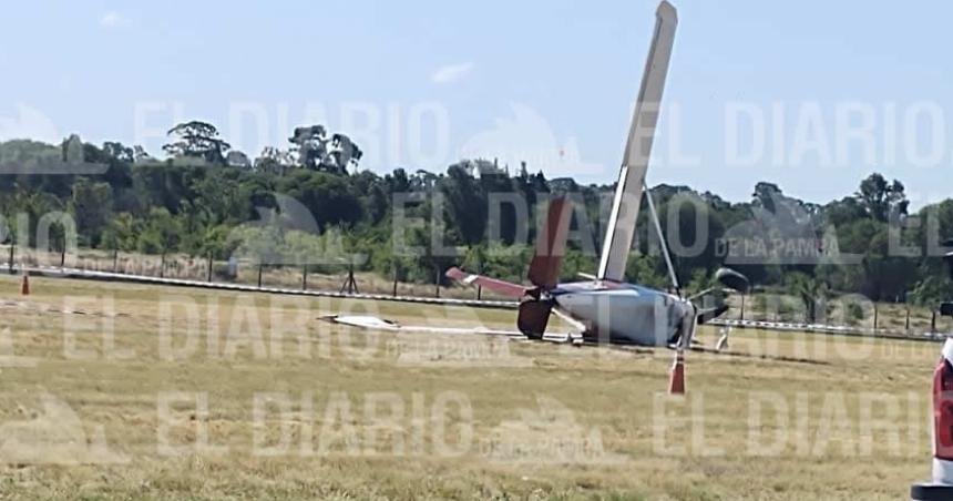 Chocoacute una avioneta cuando aterrizaba en el Aeropuerto de Santa Rosa