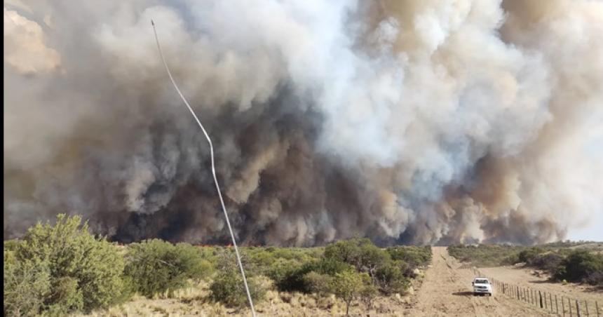 Se quemaron 4500 hectaacutereas en la zona de Lovententilde