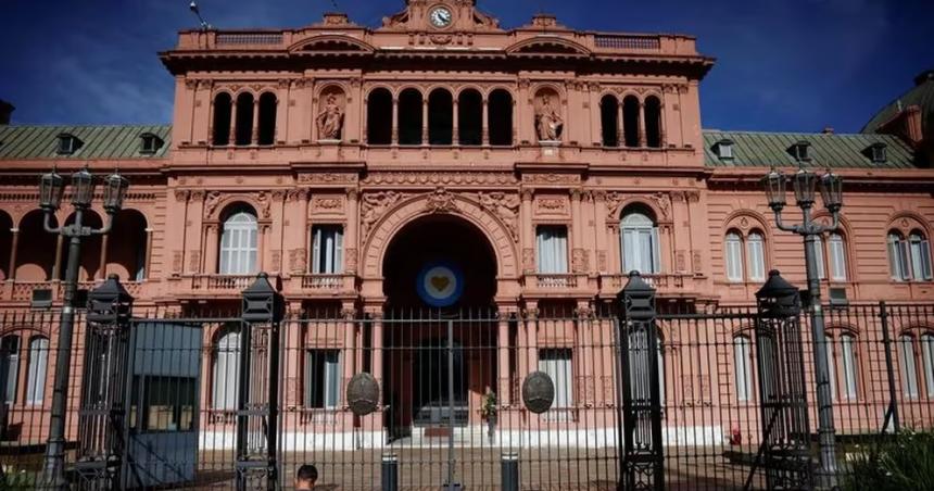 El Gobierno decidioacute limitar los aumentos de los empleados estatales durante este antildeo