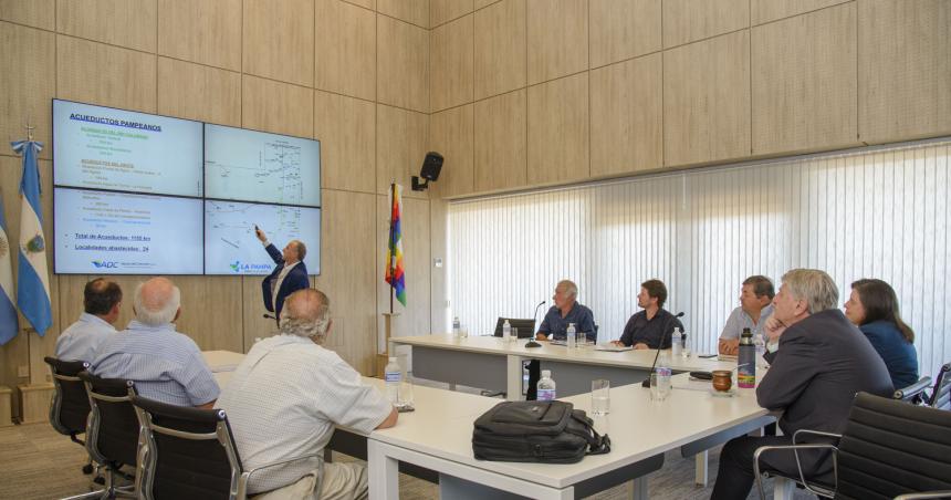 Ziliotto se reunioacute con CARBAP por las obras de acueductos ganaderos