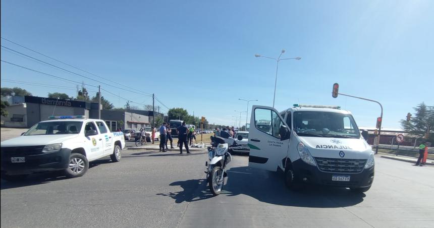 Dos familias de Corrientes chocaron en la Avenida Circunvalacioacuten