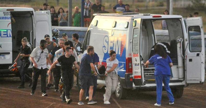 Speedway en Bahiacutea Blanca- grave accidente entre Covatti y Albiacuten