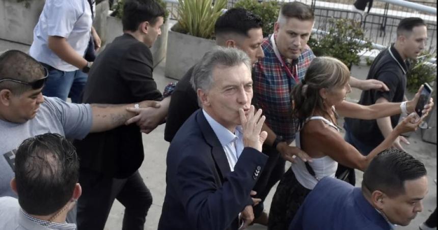 Poleacutemica por el costo de la custodia de Macri en sus viajes al exterior