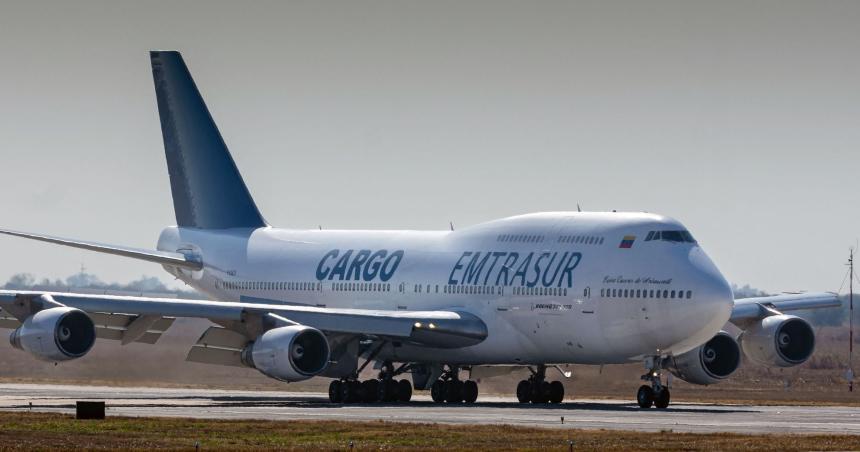 Despueacutes de casi dos antildeos dejoacute el paiacutes el avioacuten venezolano iraniacute que estaba retenido en Ezeiza