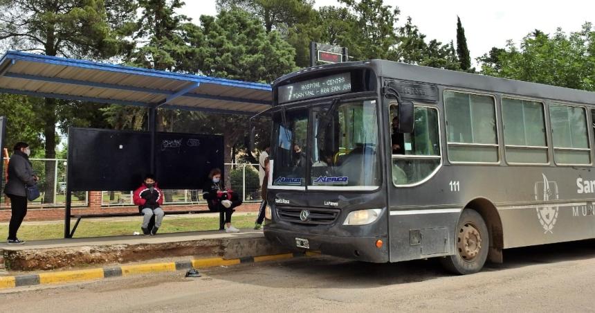 Cuaacutento impactaraacuten en el bolsillo los aumentos del transporte los combustibles y la energiacutea