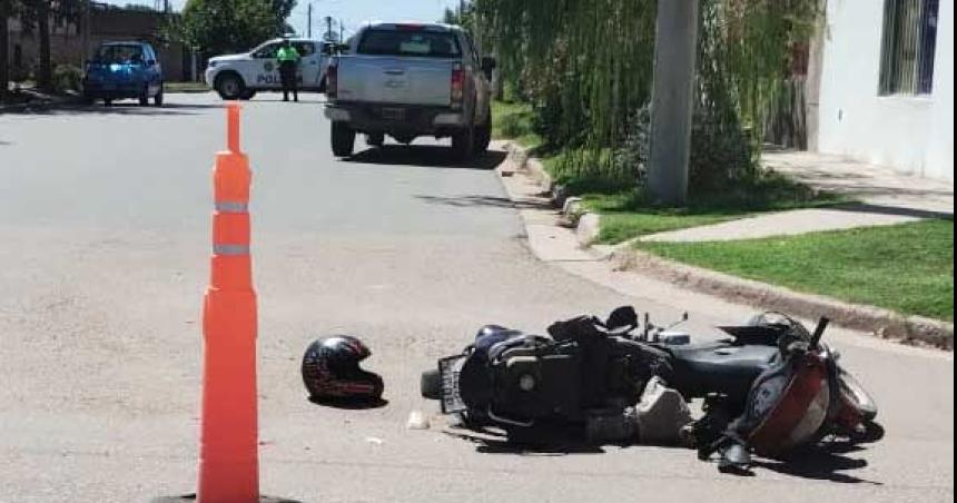 Un motociclista sufrioacute heridas leves en un siniestro vial