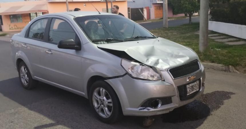 Chocoacute a un motociclista y a su hijo de 12 antildeos