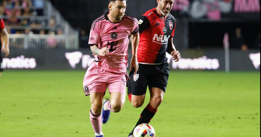 Messi enfrentoacute a Newells