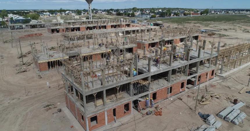 Efecto Milei- constructoras abandonan obras del Procrear por falta de pago