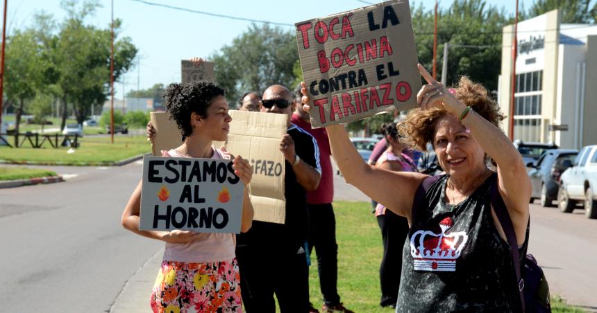 Protesta en Camuzzi- Estamos al horno con el ajuste