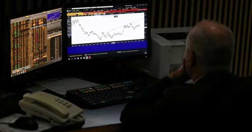 Suba de bonos- el riesgo paiacutes perforoacute los 1800 puntos y quedoacute en su nivel maacutes bajo en 19 meses